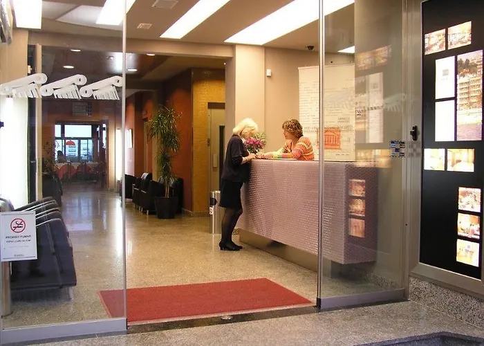 Athene (adults Only) リョレート・デ・マル